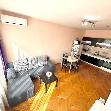 Lovely City Center 1Bd, 1Bt Apartment Sofia Buitenkant foto