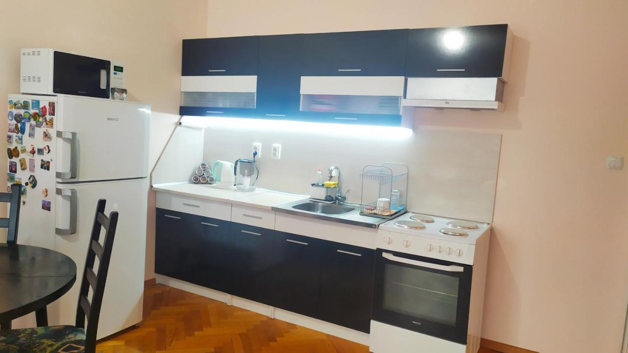 Lovely City Center 1Bd, 1Bt Apartment Sofia Buitenkant foto